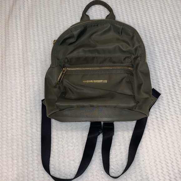 small backpack - Picture 2 of 6
